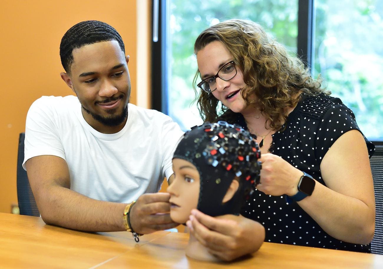 faculty and student doing brain mapping