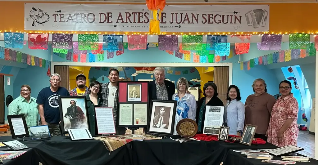 Exhibit and members of Teatro de Artes de Juan Seguin
